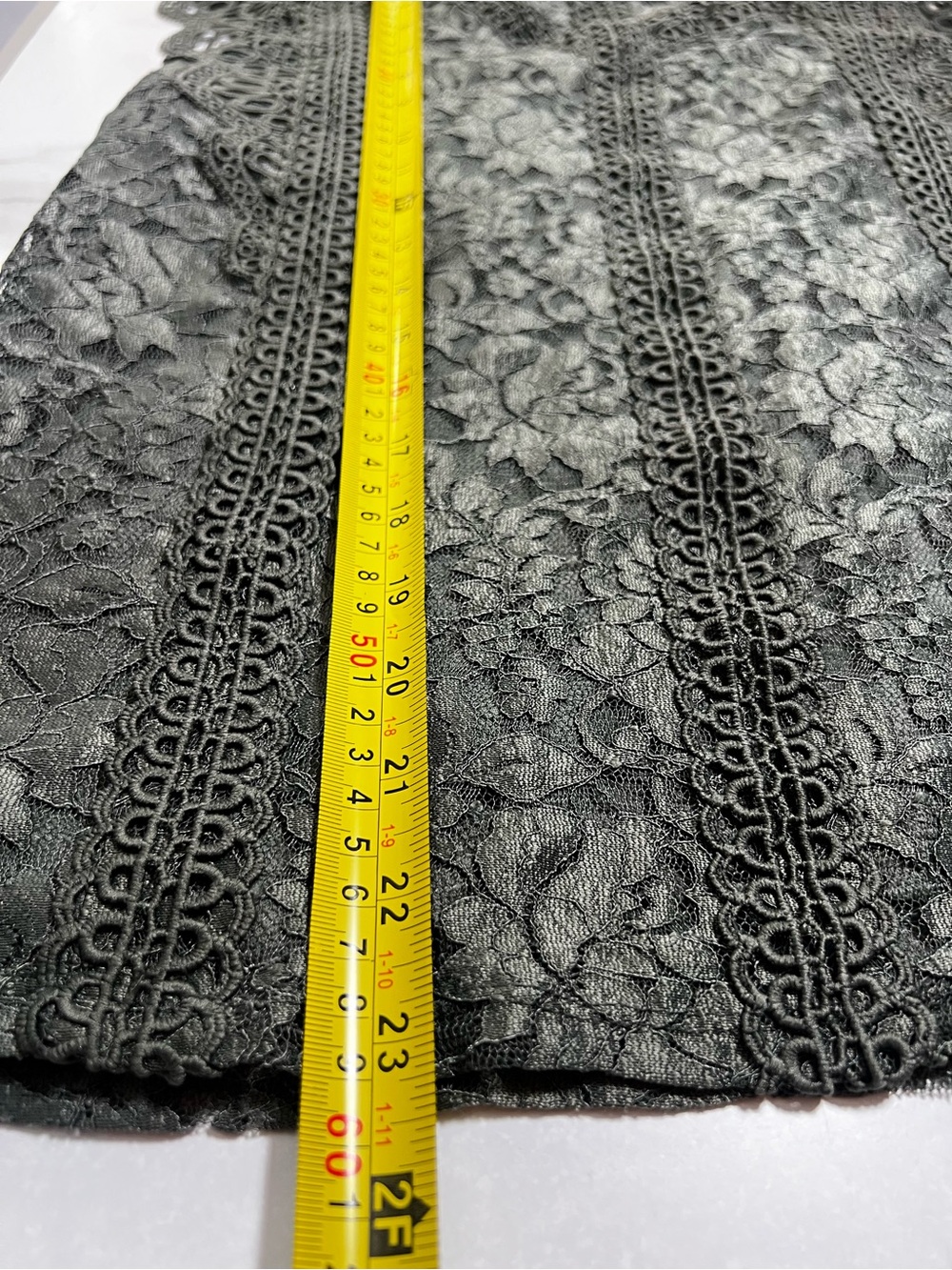 Sleeveless Lace Mock Neck Top - Olive Green Size Large - Picture 4 of 7